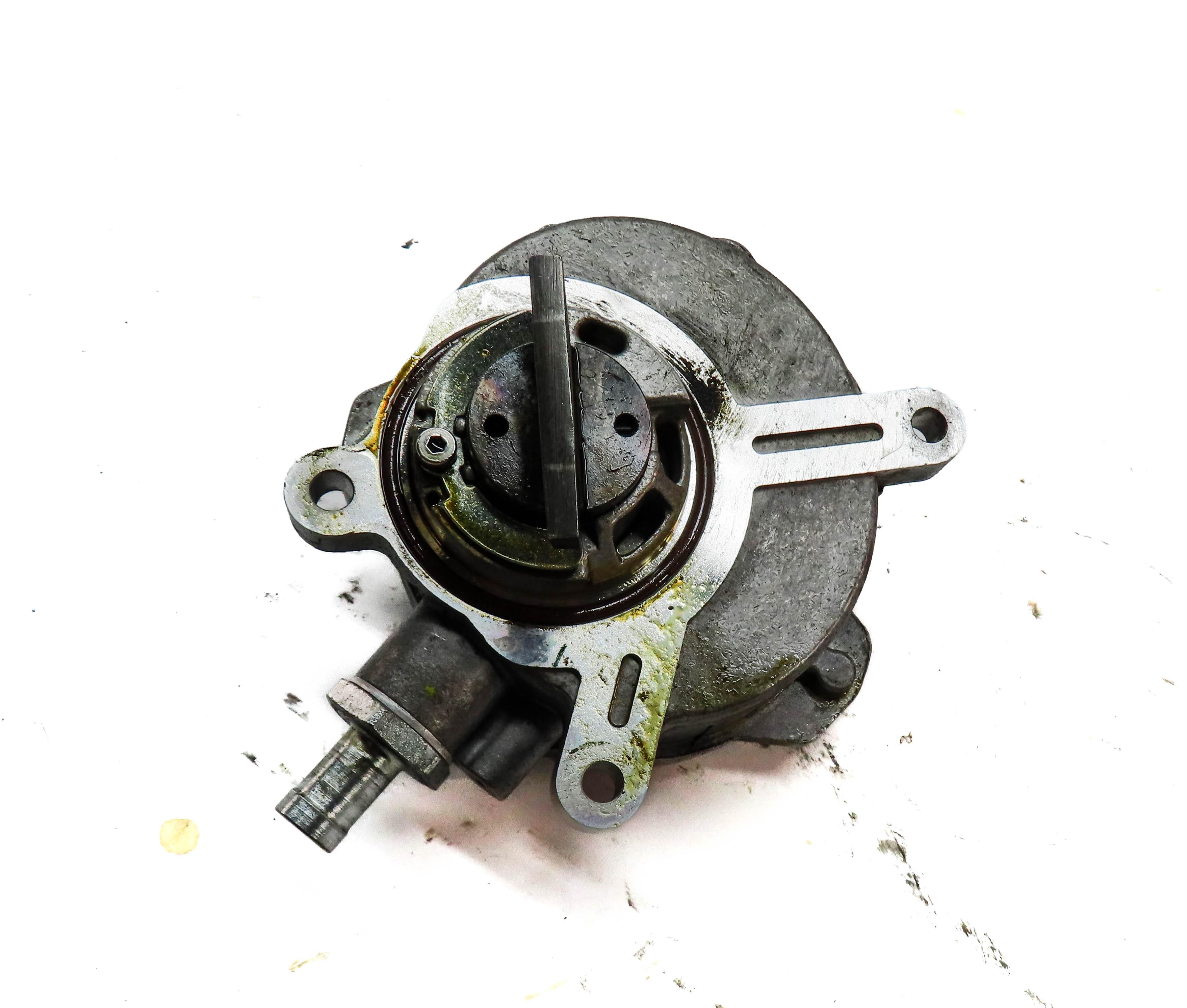 03-10 X5 550i 650i 645i 750i 760i E60 E63 E65 E66 E53 E70 V8 BRAKE VACUUM PUMP — exact item pictured